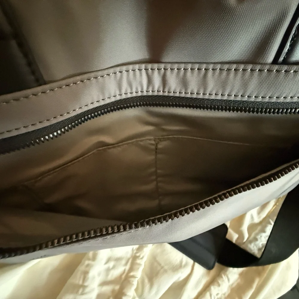 Away The Everywhere Bag in Asphalt (OG version) - Picture 6 of 9